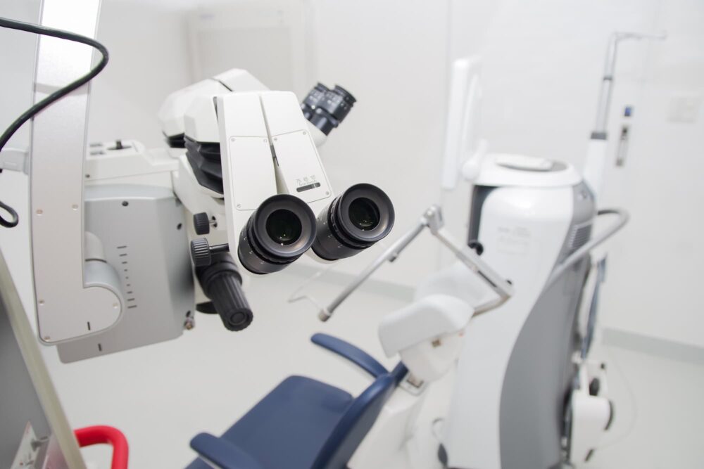 浜松町アイクリニックの手術用顕微鏡 (Surgical Microscope)